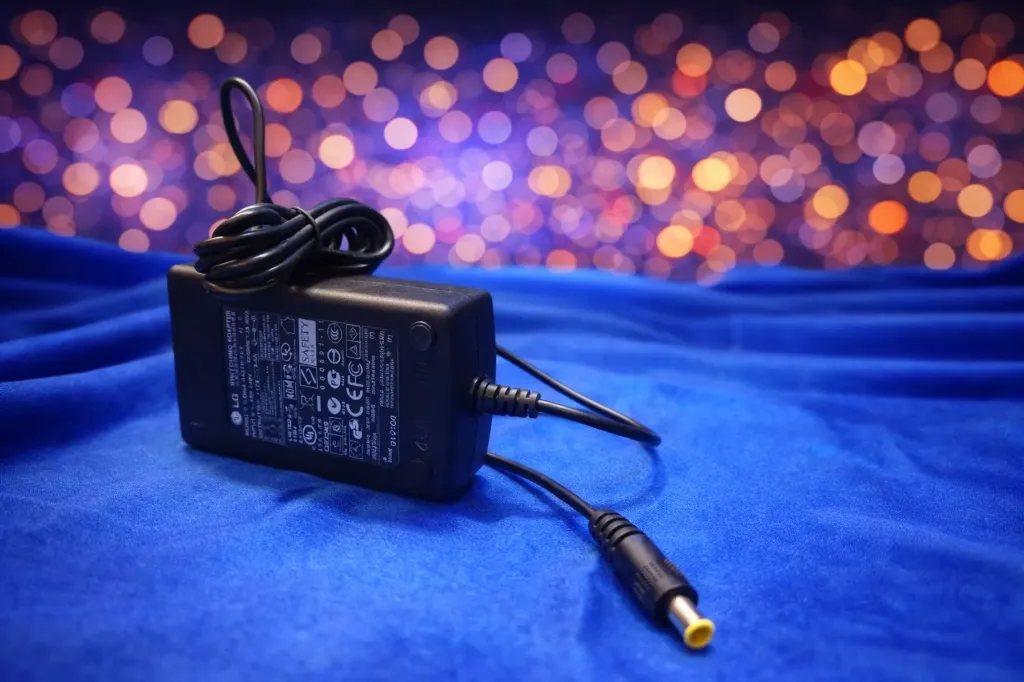 Original LG Netzteil 42W (12V / 3,5A) – Modell DSA-0421S-12 1 – Kaltgeräte-Anschluss – Refurbished & Geprüft – Nachhaltig