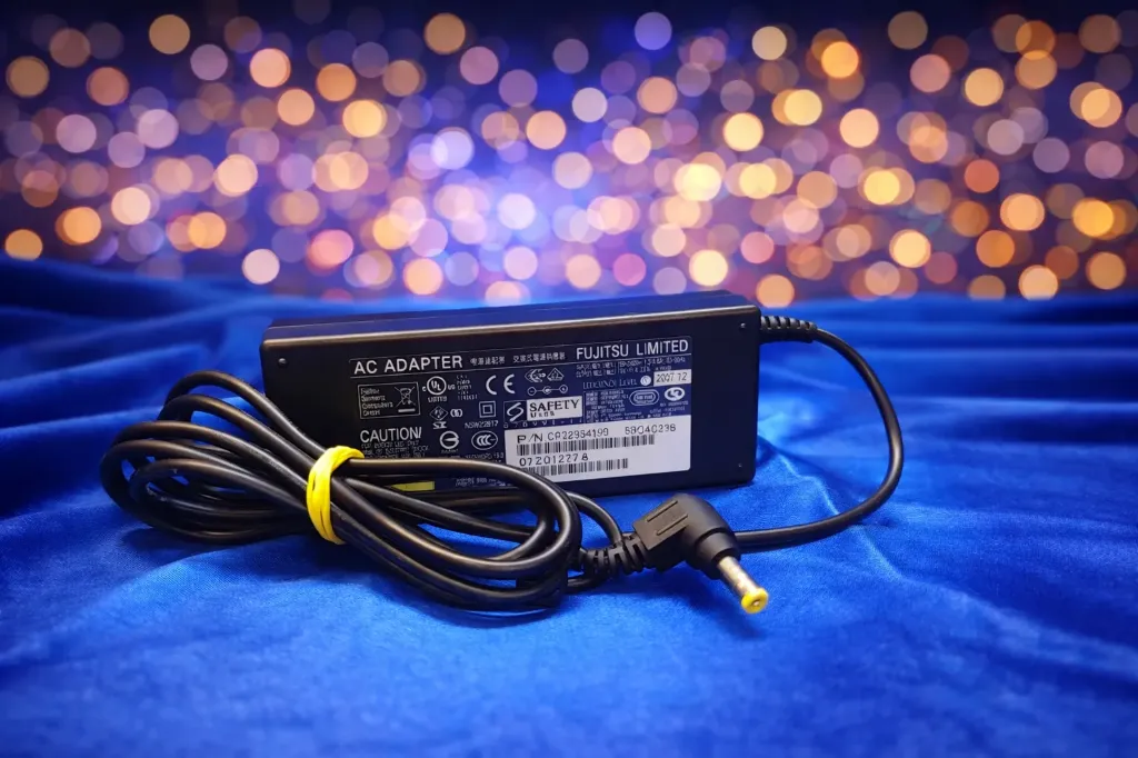 Original Fujitsu Laptop Netzteil 80W (19V / 4,22A) – Modell CP293665-01 – Refurbished & Geprüft – Nachhaltige Energie für Lifebook & Esprimo