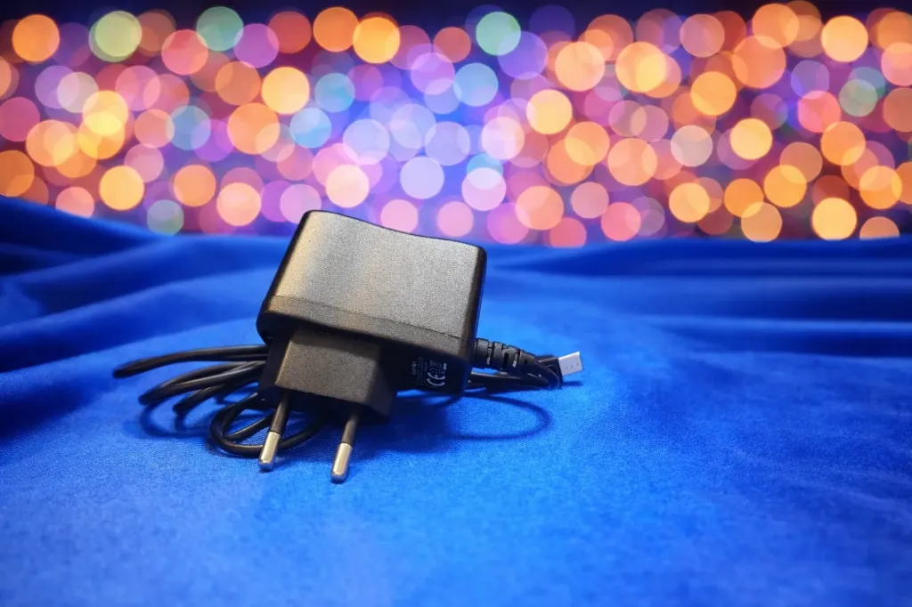 Universal Micro-USB Steckernetzteil – Integriertes Ladegerät für Smartphones & Tablets – Refurbished & Geprüft – Nachhaltig