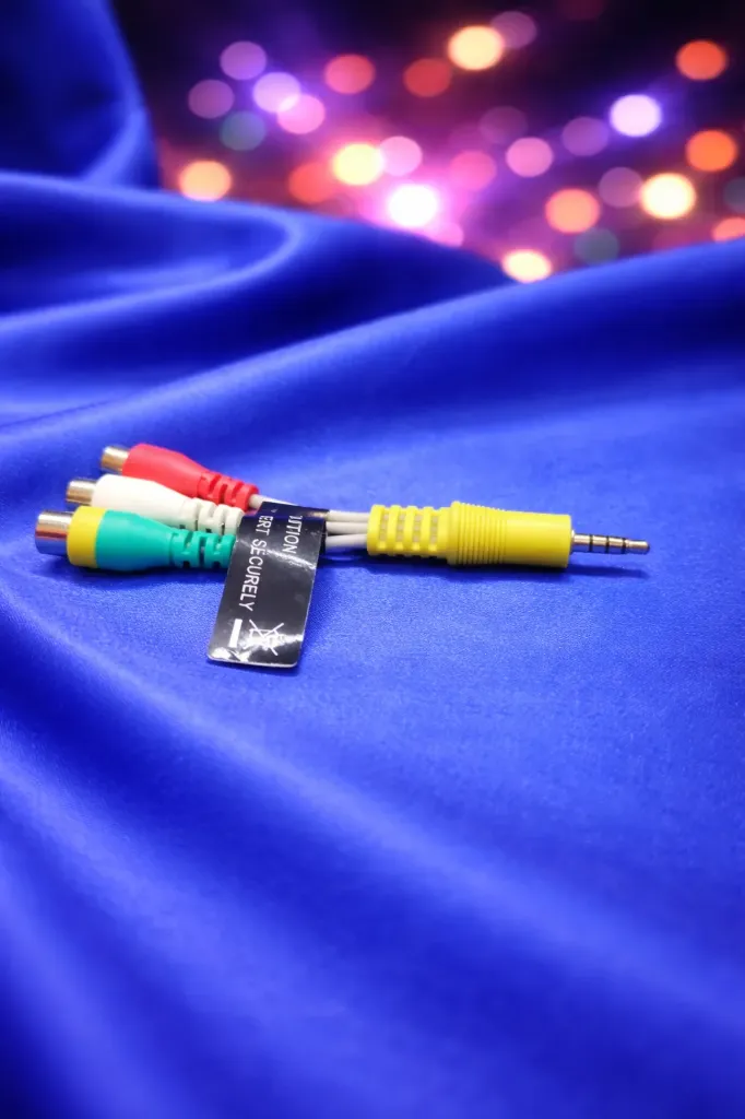 Original Samsung Adapterkabel BN39-02189A – 3,5 mm Klinke auf 3x Cinch (RCA) – Gelb/Weiß/Rot – Refurbished & Geprüft – Nachhaltiges Multimedia-Zubehör