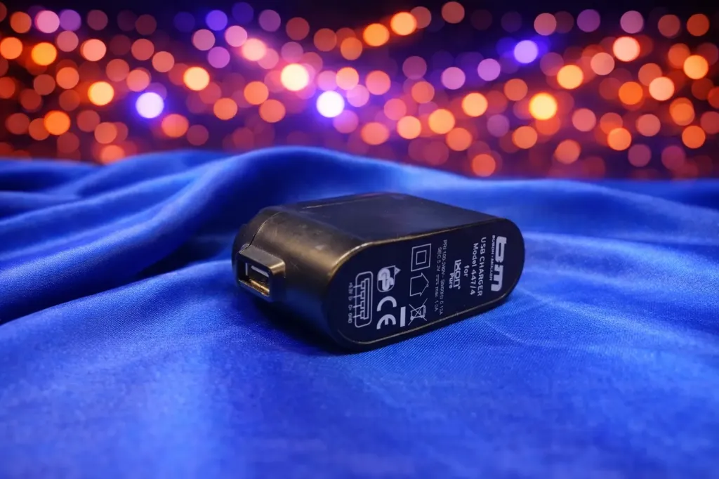 Original Busch+Müller USB-Ladegerät – Modell 447/4 für IXON Pure – 5,2V / 1,0A – Schwarz – Refurbished & Geprüft – Nachhaltiges IT-Zubehör