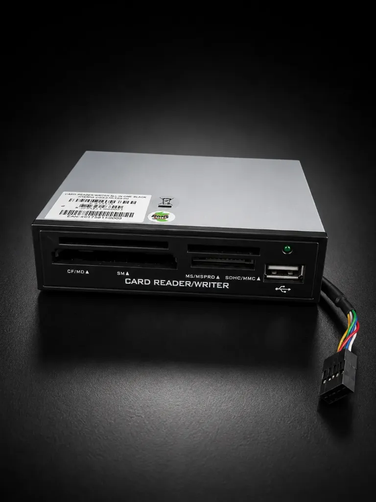 Interner 3,5" Multi-Kartenleser mit USB-Port | Frontpanel All-in-1 Card Reader | Refurbished